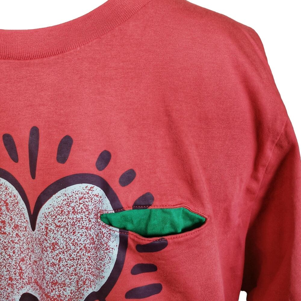 UNIQLO x KEITH HARING unisex pop art holding heart red tee pocket t-shirt Size M - Picture 3 of 7